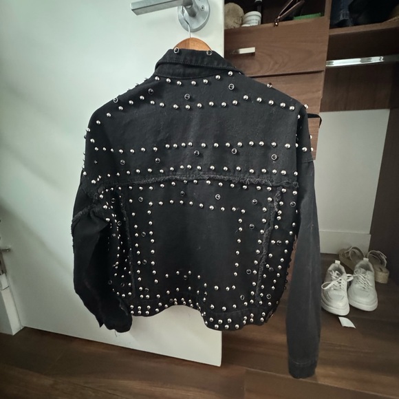 Black Jacket - Picture 3 of 4